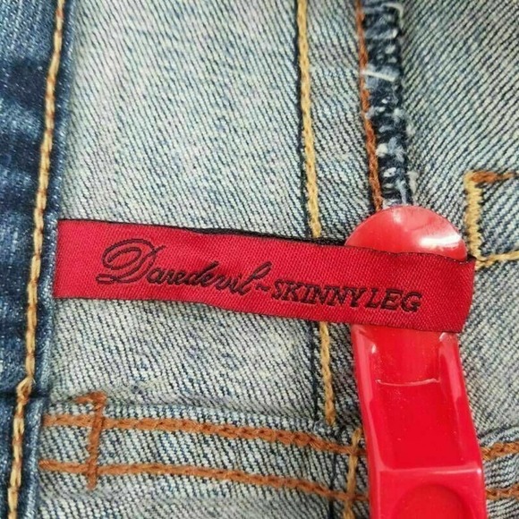 Guess Jeans Womens Daredevil Skinny Leg Denim Blue Whiskered Stretch Pockets 30R - Picture 8 of 9